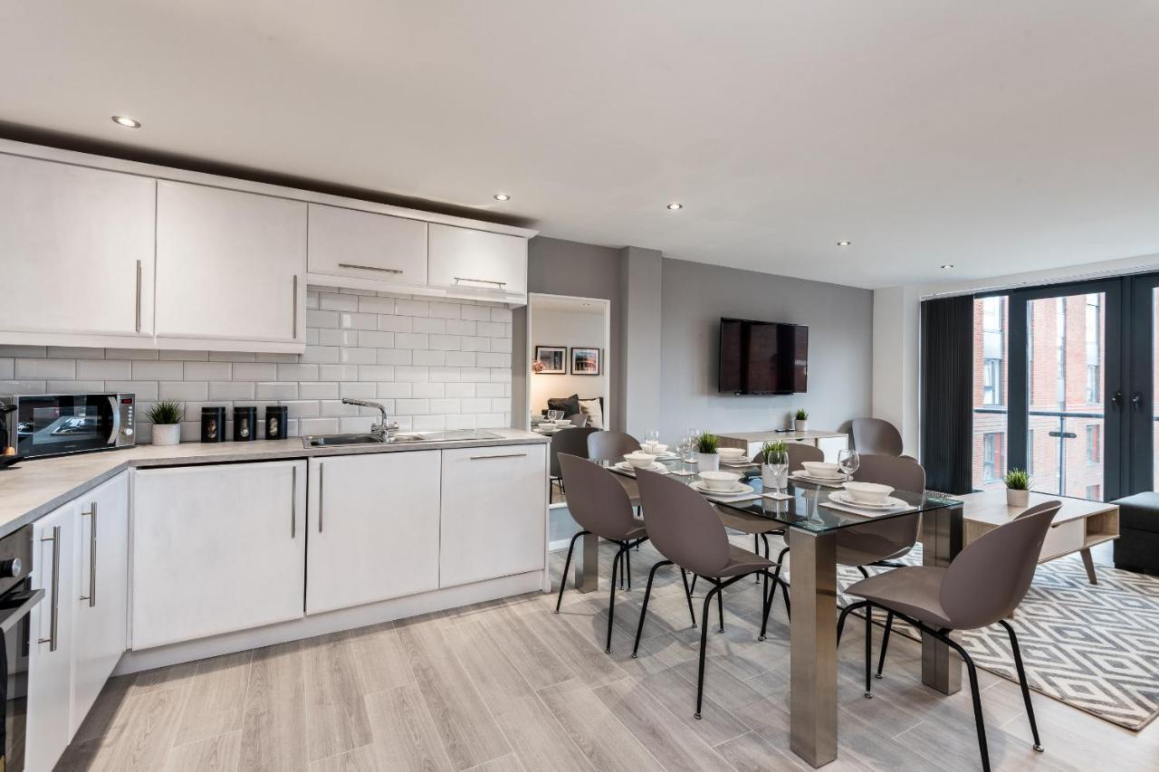 Host Apartments - Contemporary 3 Bed Apt With Balcony - Perfect For Long Stays Liverpool Exterior foto